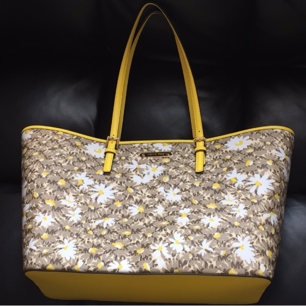 Flash sale Large Michael kors purse